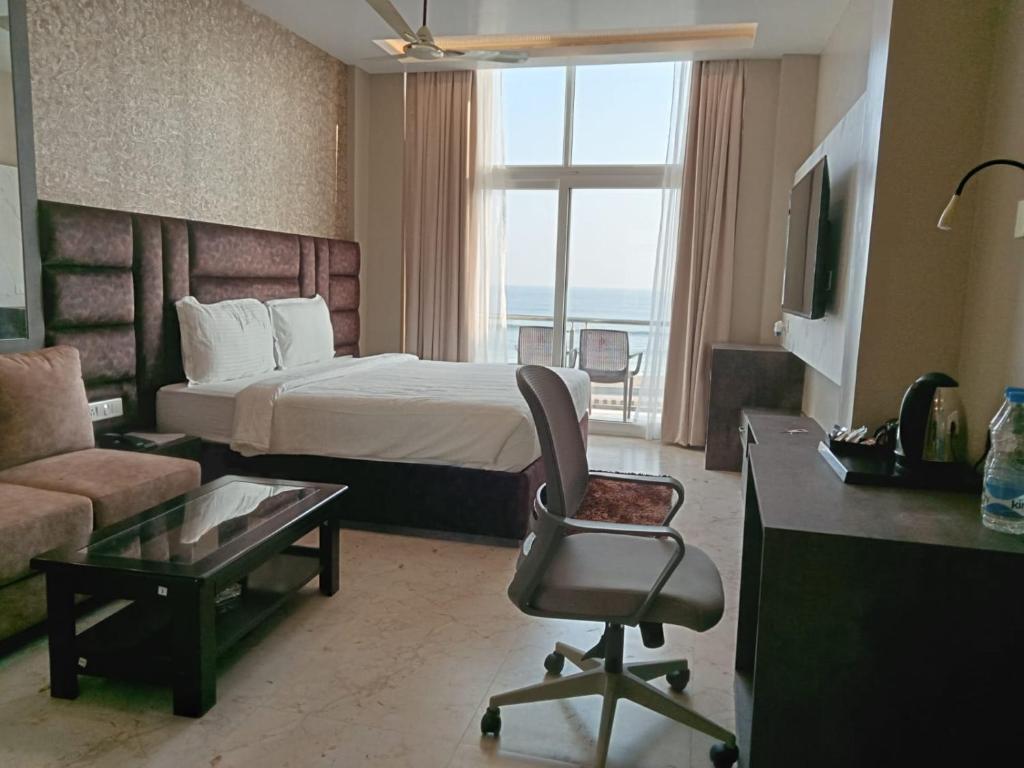 Пури: The Bay Suites