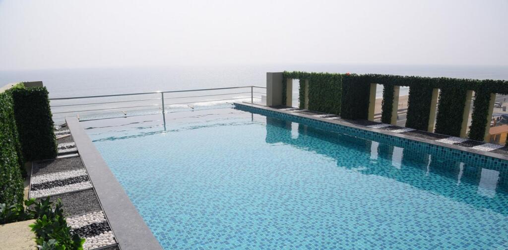 Пури: The Bay Suites