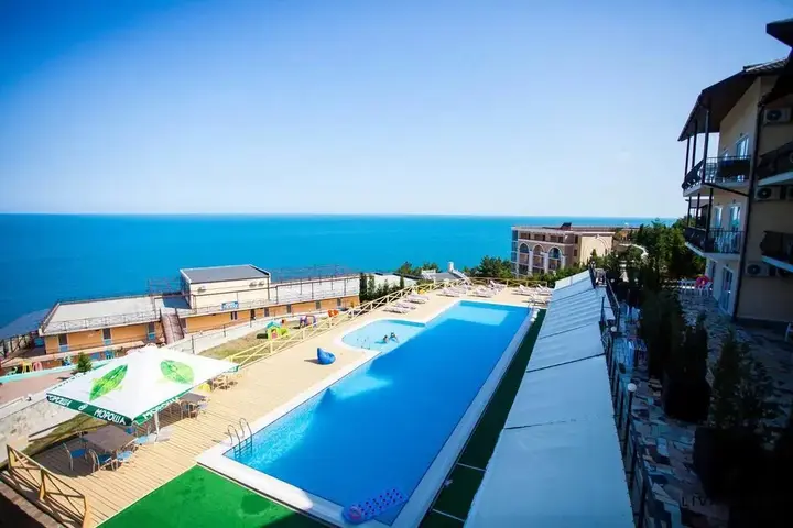 Ялта: Азор