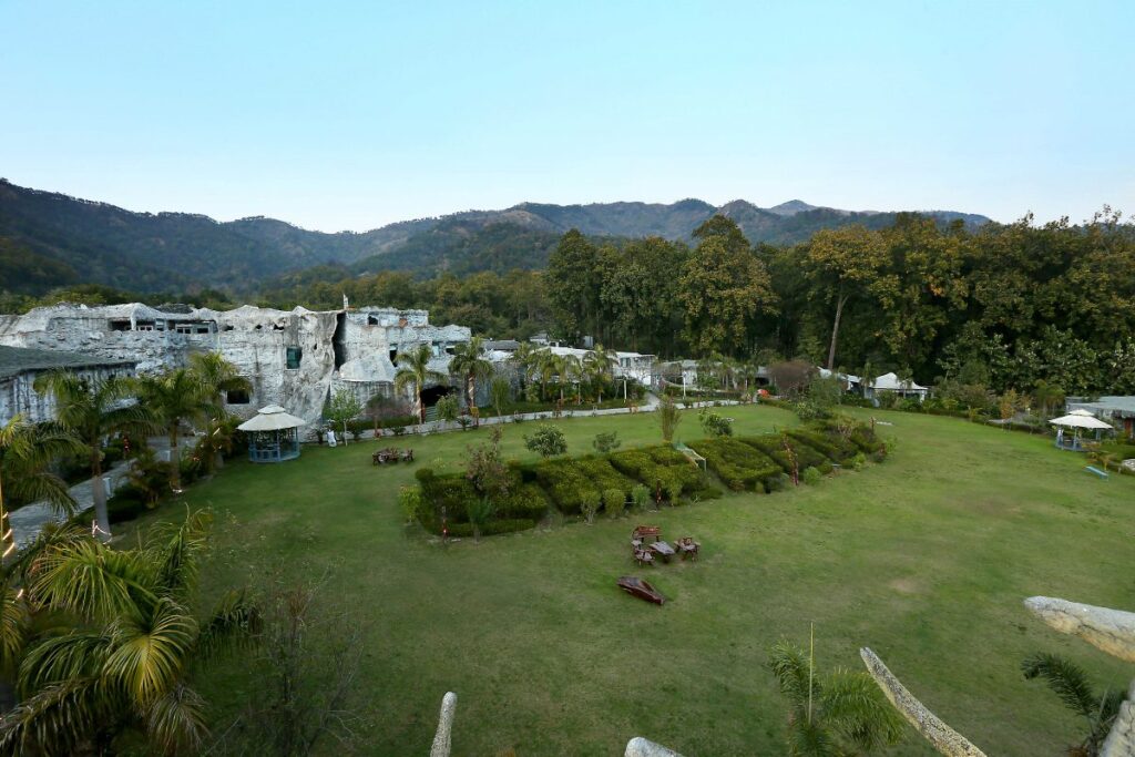 Крепость Ramnagar: Brys Caves The Jungle Resort