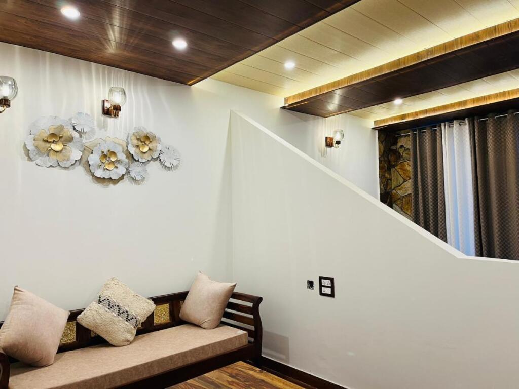 Раникхет: The Frostwood Resort
