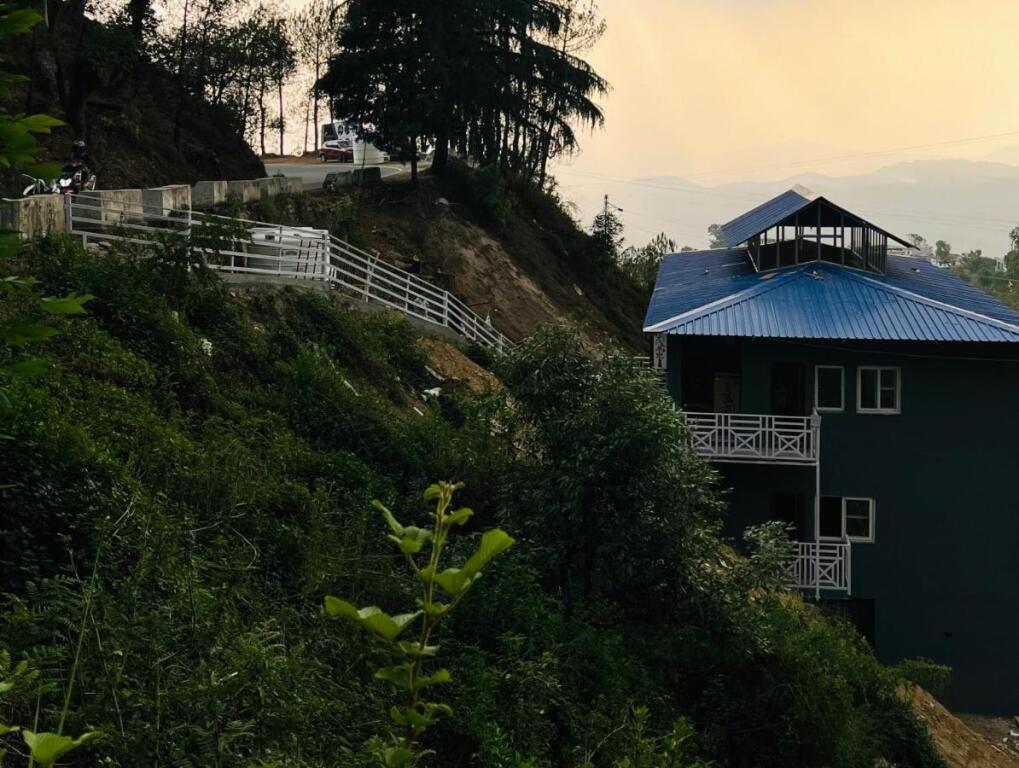 Раникхет: The Frostwood Resort