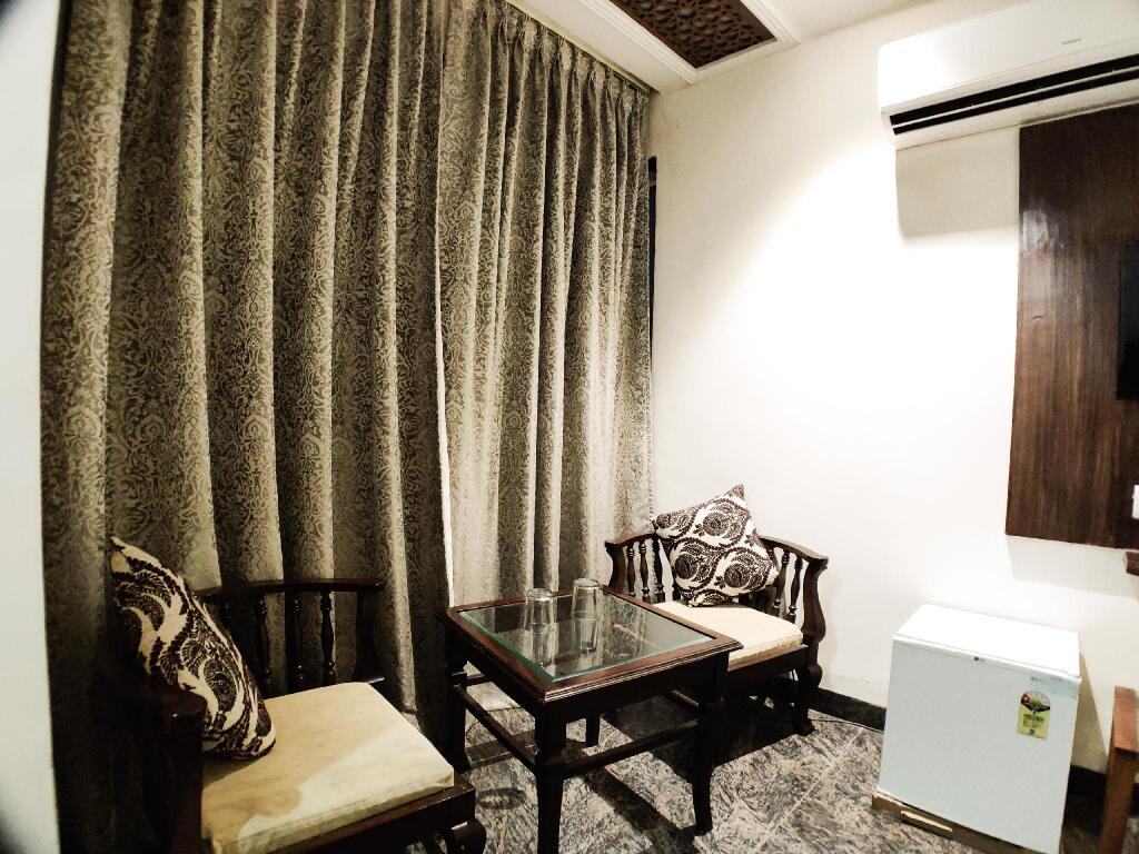 Рева: Hotel Landmark Residency