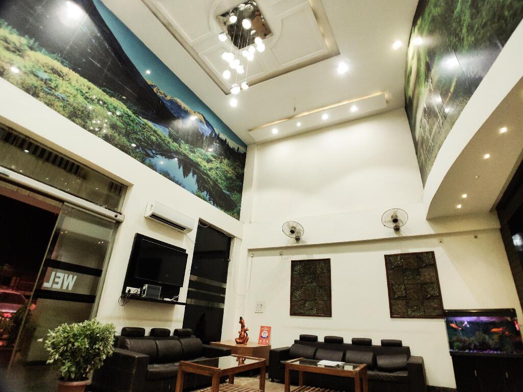 Рева: Hotel Landmark Residency