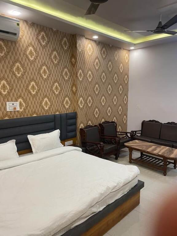 Rohtak: Udiksh Hotel and Restaurants