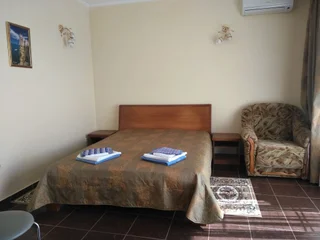 Ялта: Гостевой Дом СВ