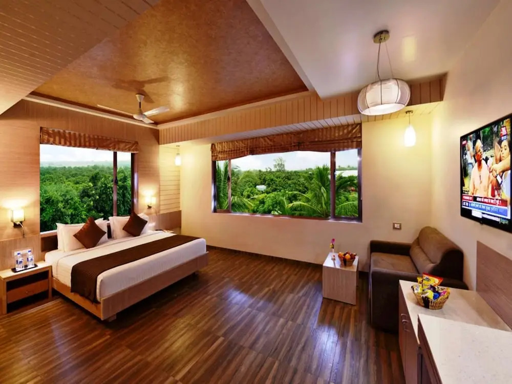 Сазан: Sarovar Portico Sasangir