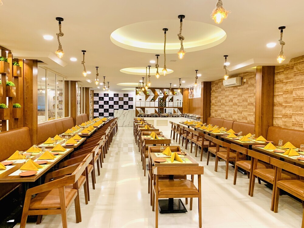 Шамшабад: Hotel Oak by signature Airport Zone
