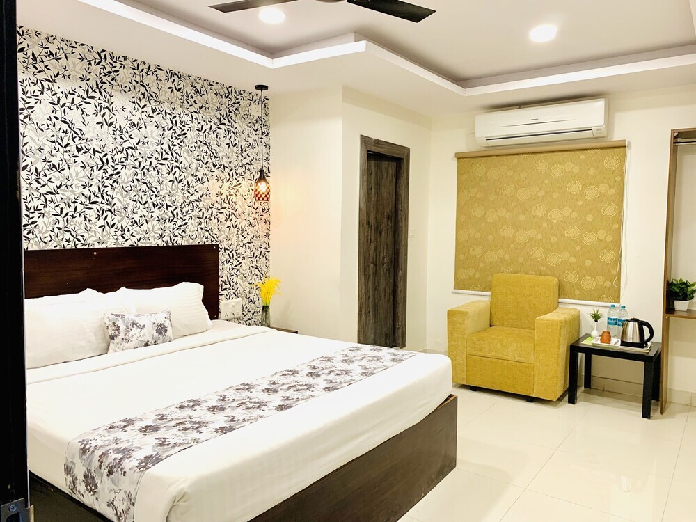 Шамшабад: Hotel Oak by signature Airport Zone