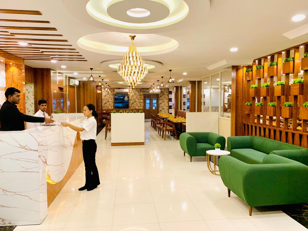 Шамшабад: Hotel Oak by signature Airport Zone