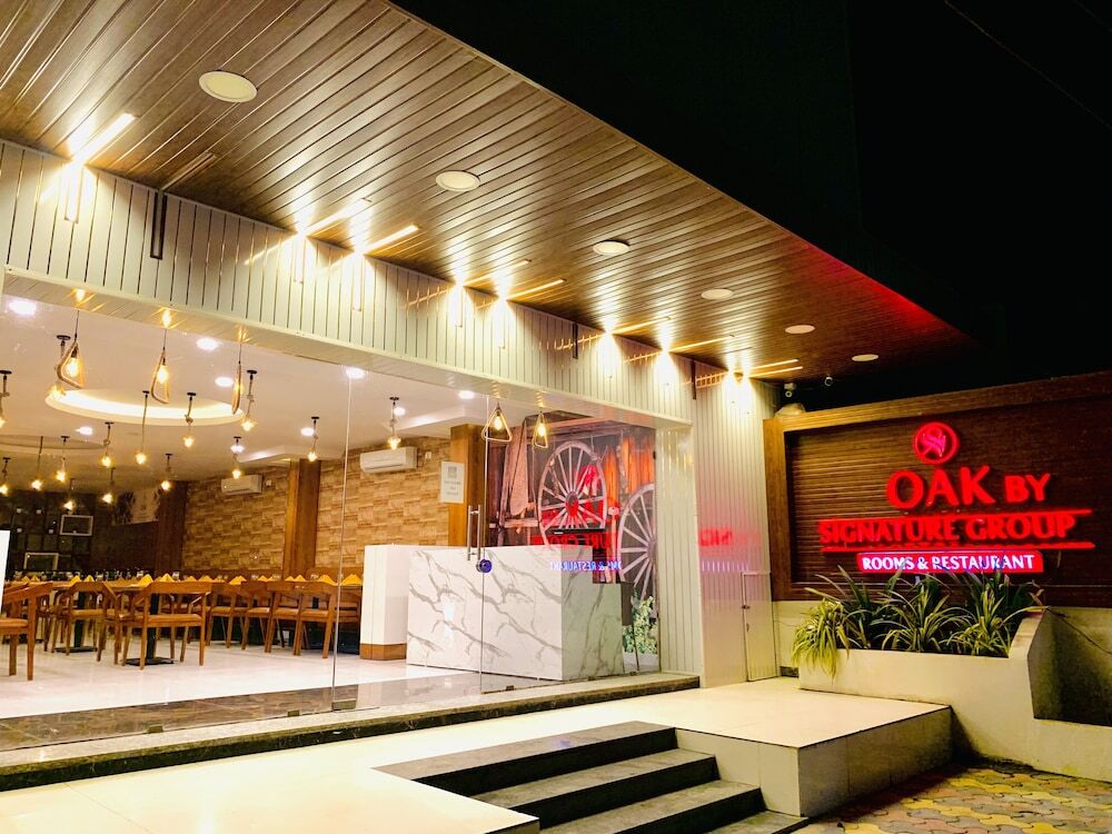 Шамшабад: Hotel Oak by signature Airport Zone