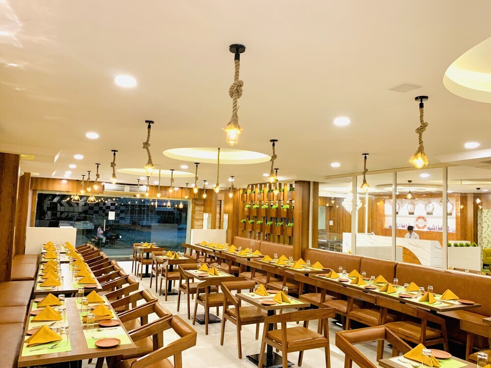 Шамшабад: Hotel Oak by signature Airport Zone