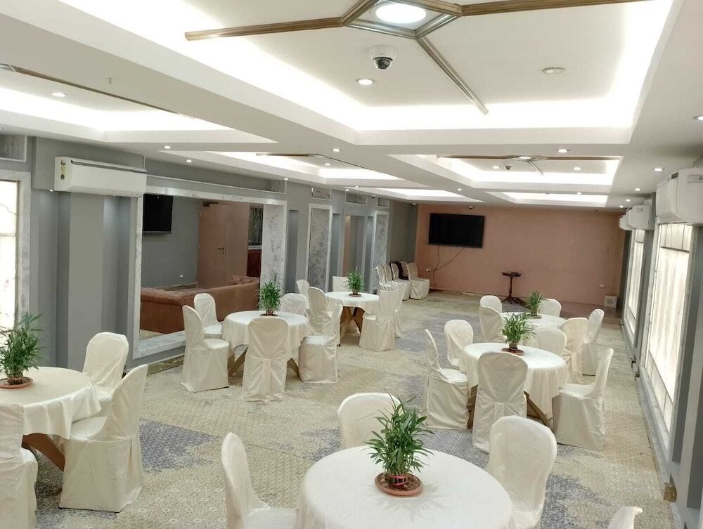 Шиллонг: La Nicholas Dei Da Kine Resort