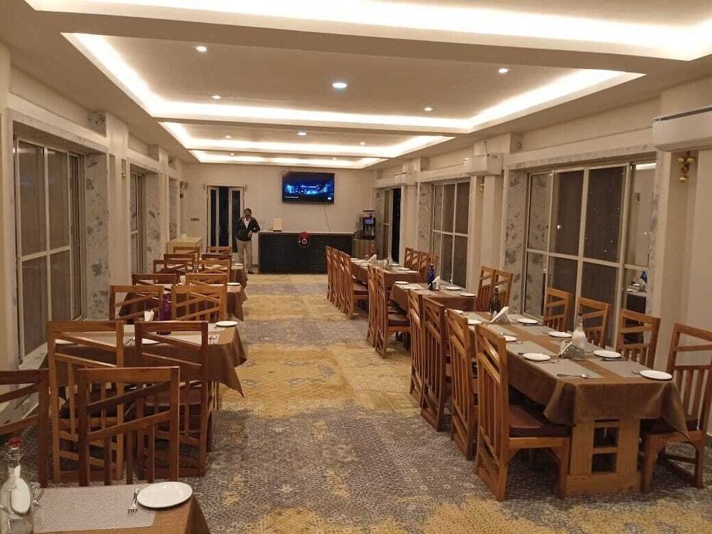Шиллонг: La Nicholas Dei Da Kine Resort