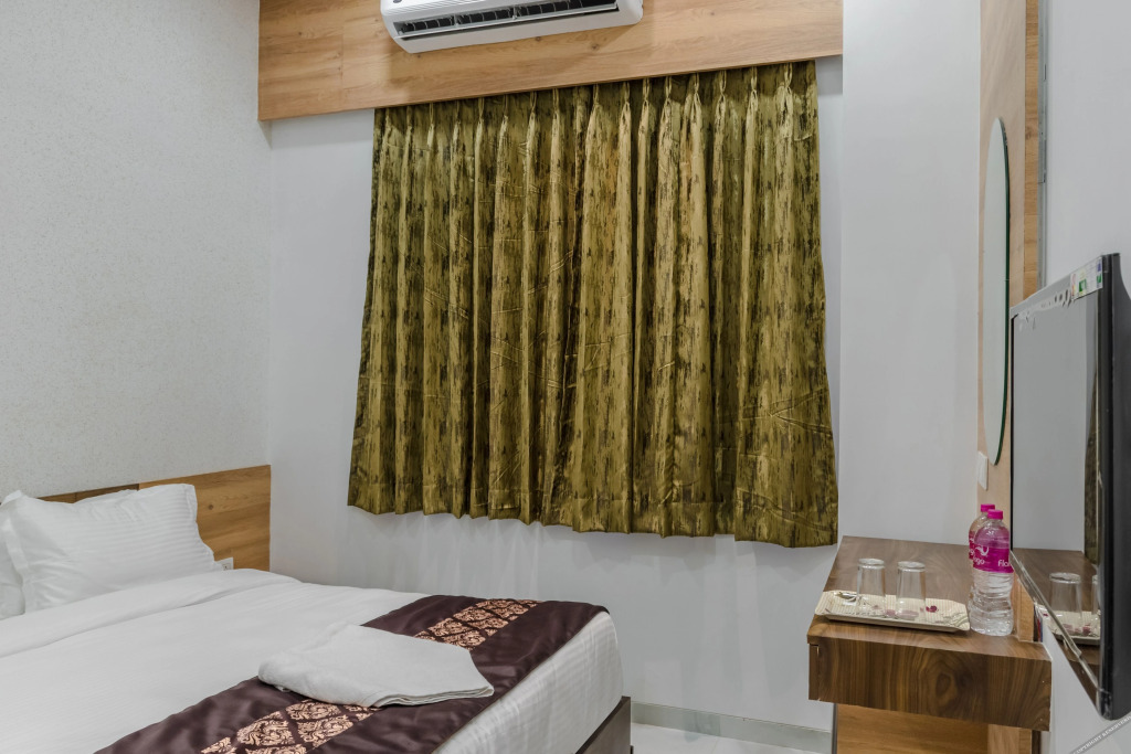 Сурат: Meridian hotel Banquets and Rooms