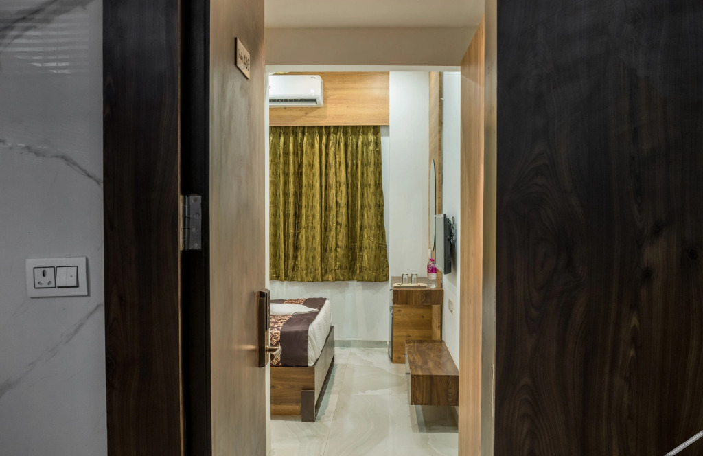 Сурат: Meridian hotel Banquets and Rooms