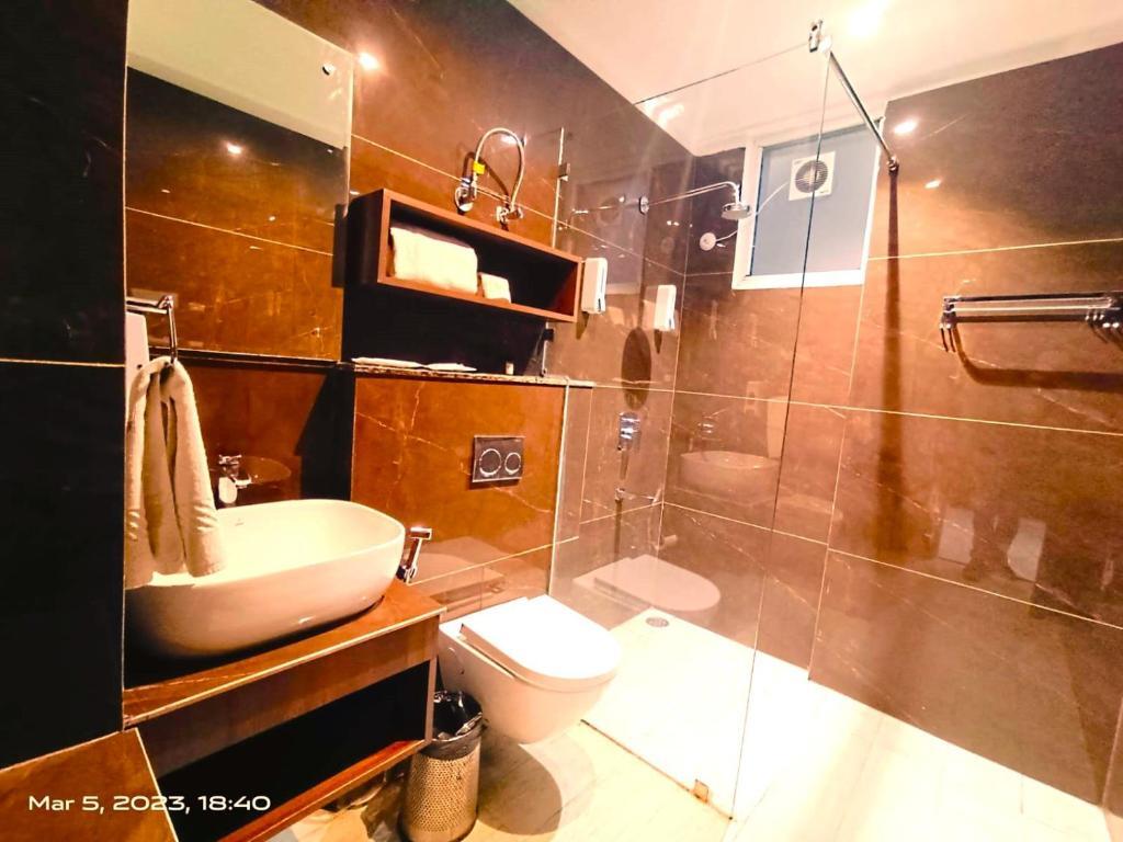Зиракпур: Ronta World Hotels