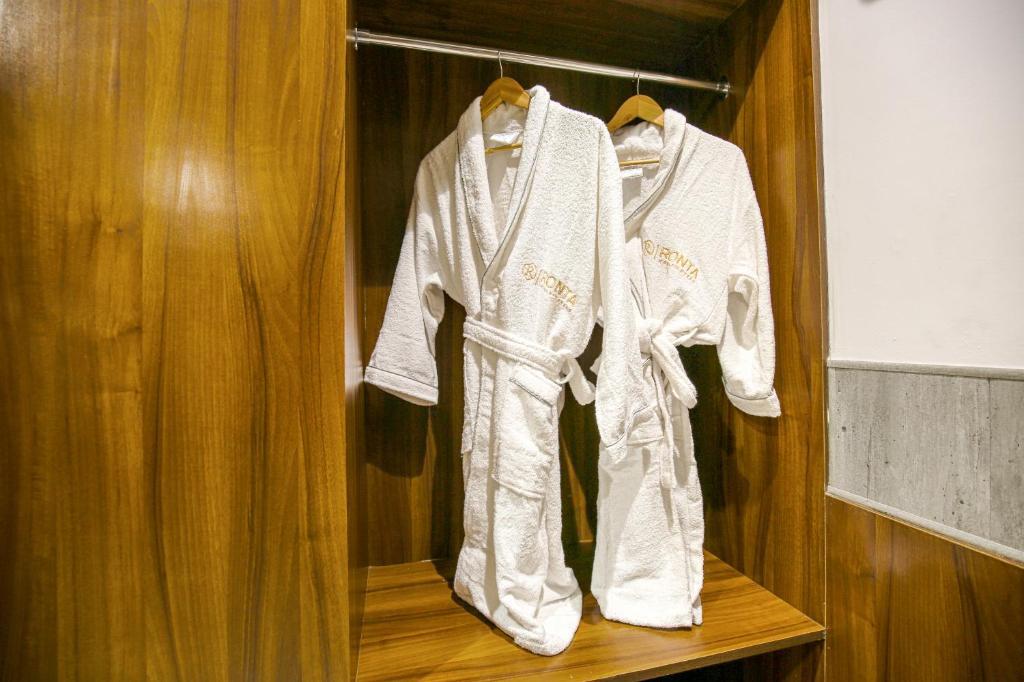 Зиракпур: Ronta World Hotels