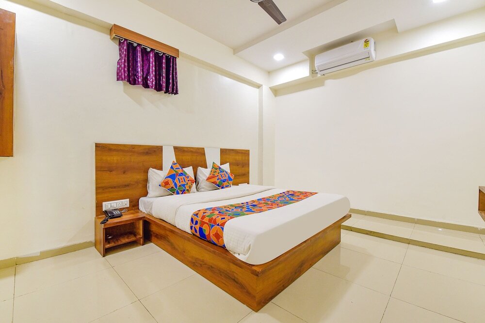Ахмедабад: Fabexpress Star