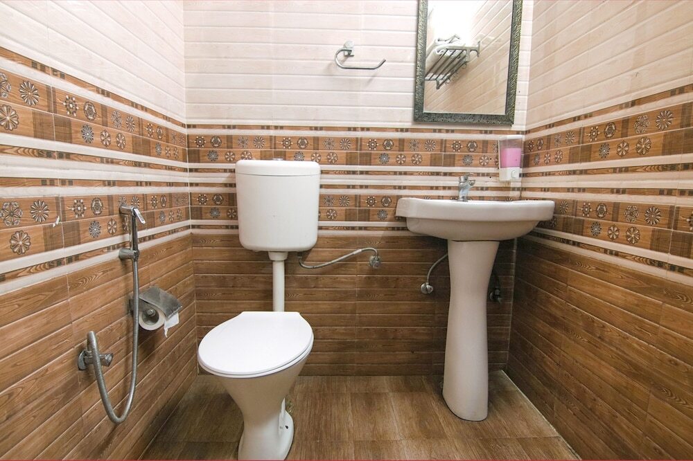 Дехрадун: Fabhotel Doon Maira