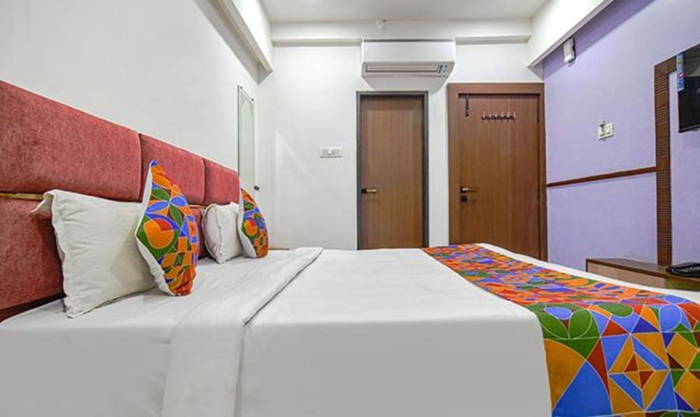 Индаур: Fabhotel Elite Residency