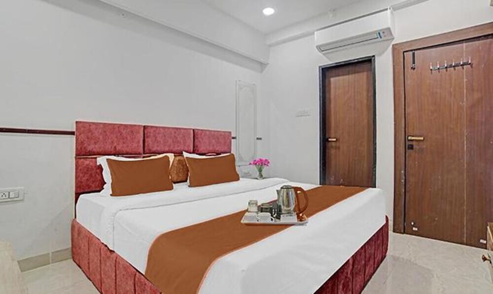 Индаур: Fabhotel Elite Residency