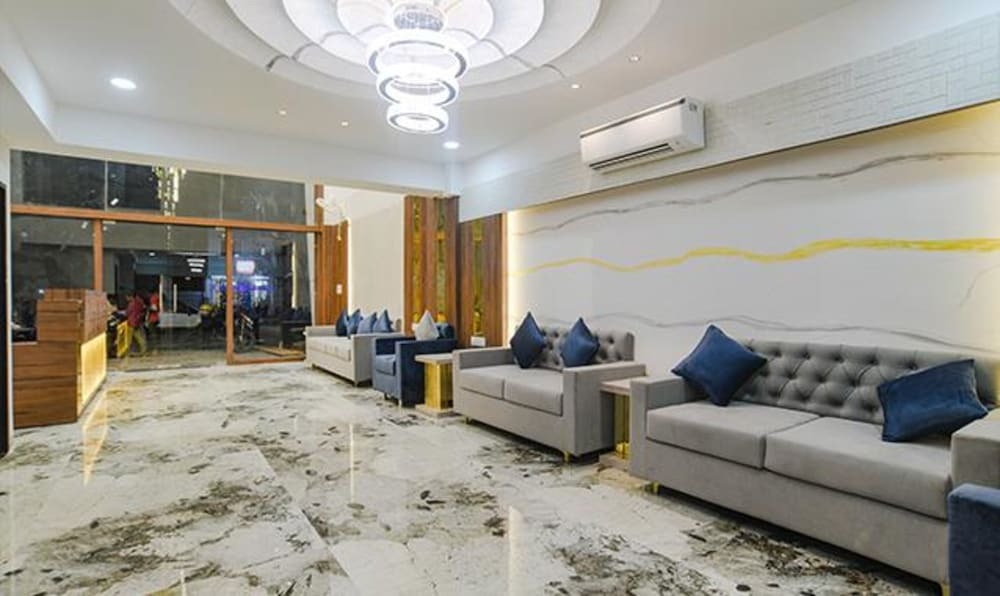 Индаур: Fabhotel Elite Residency