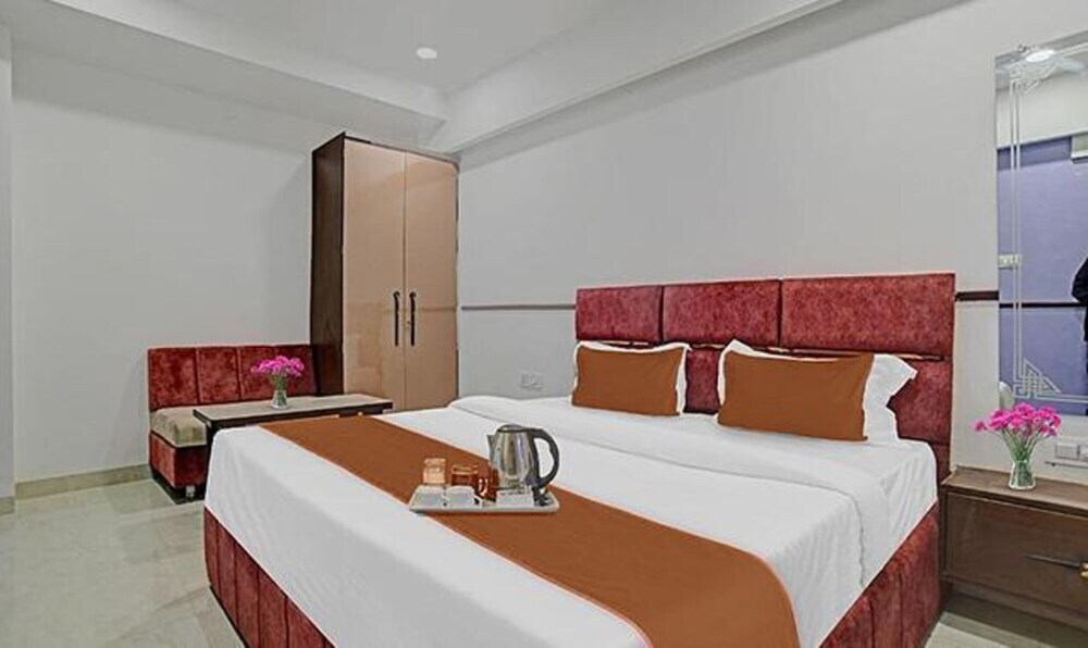 Индаур: Fabhotel Elite Residency