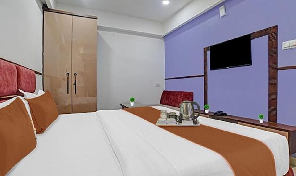 Индаур: Fabhotel Elite Residency