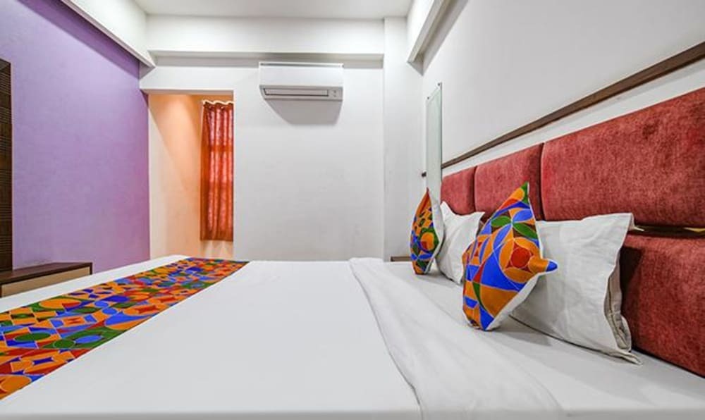 Индаур: Fabhotel Elite Residency