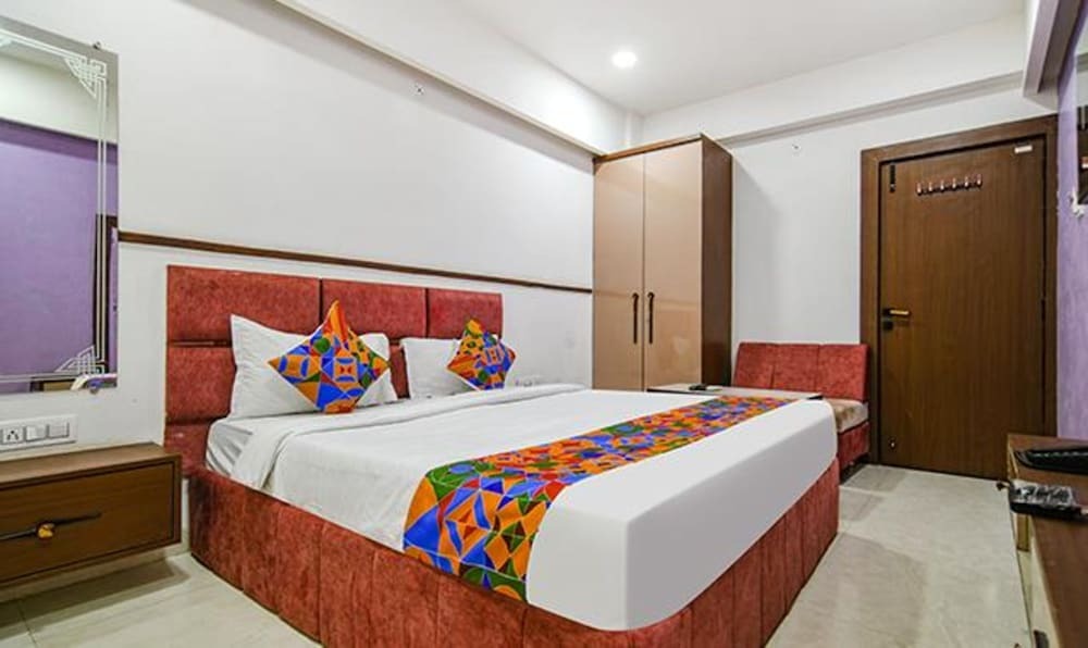 Индаур: Fabhotel Elite Residency