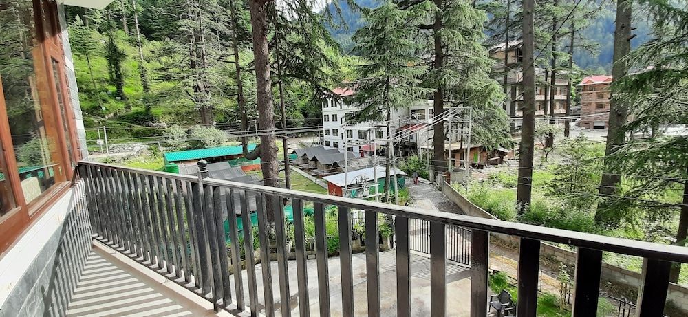 Наггар: Hotel Aman Palace Kasol