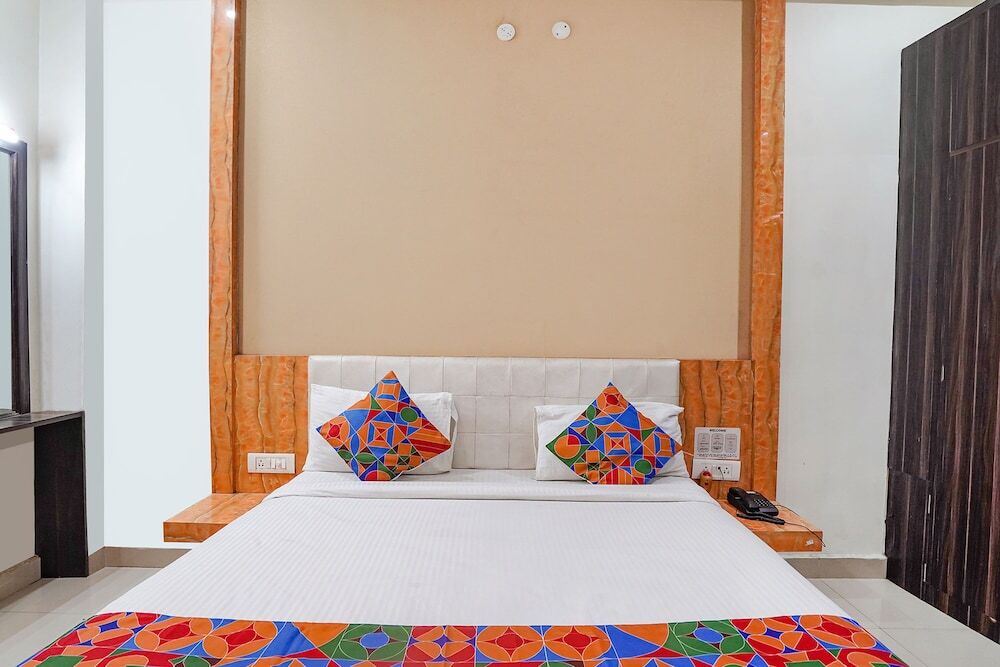 Праяградж: Fabhotel Bliss Inn