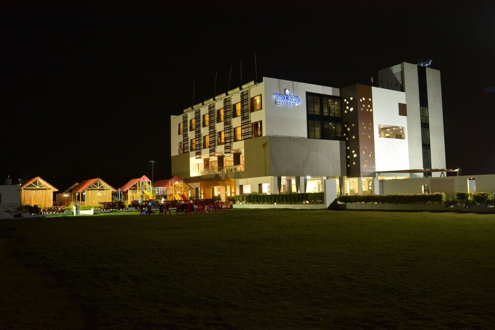Сомнатх: Pride Divine Resort Somnath