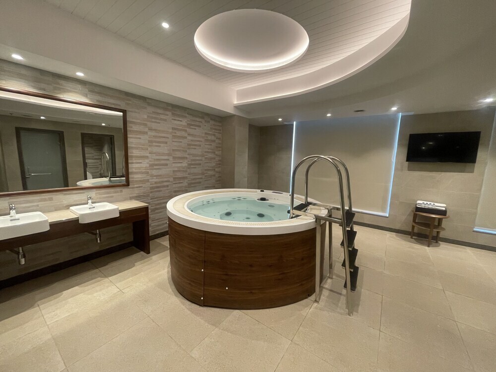 Джаландхар: Golden Tulip Jalandhar