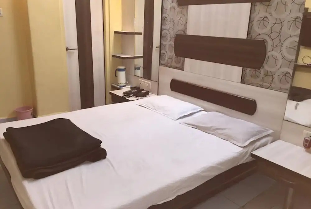 Индаур: Pat Hotels