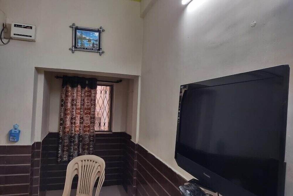 Висакхапатнам: Aahvanam Service Apartment