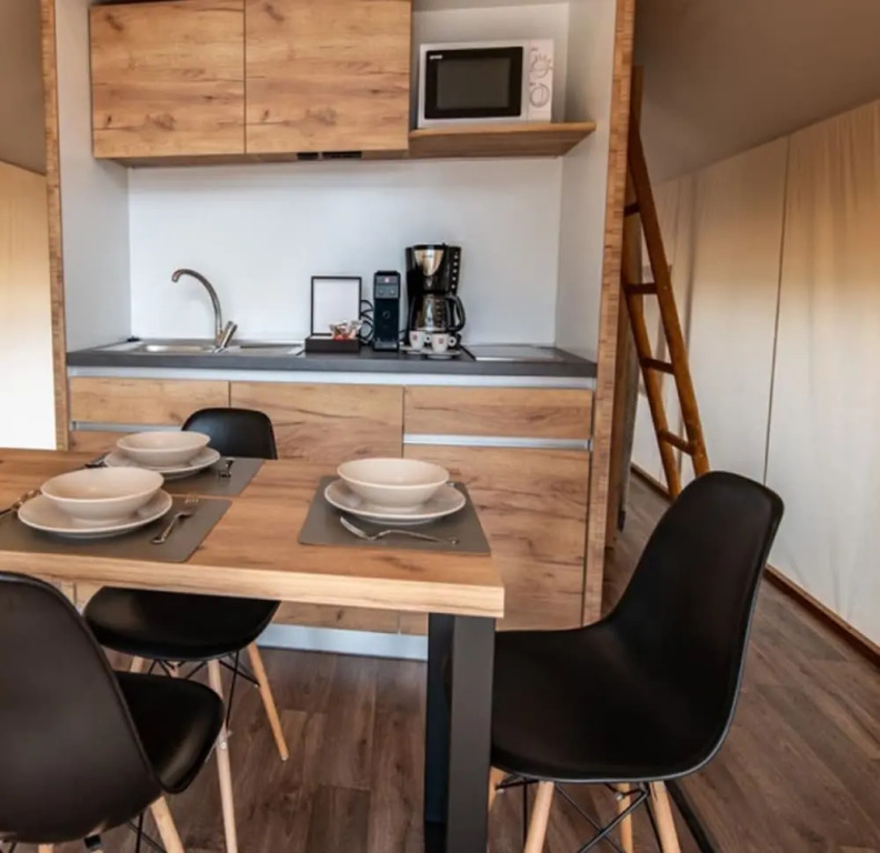 Ачрол: Teela The Glamping Resort
