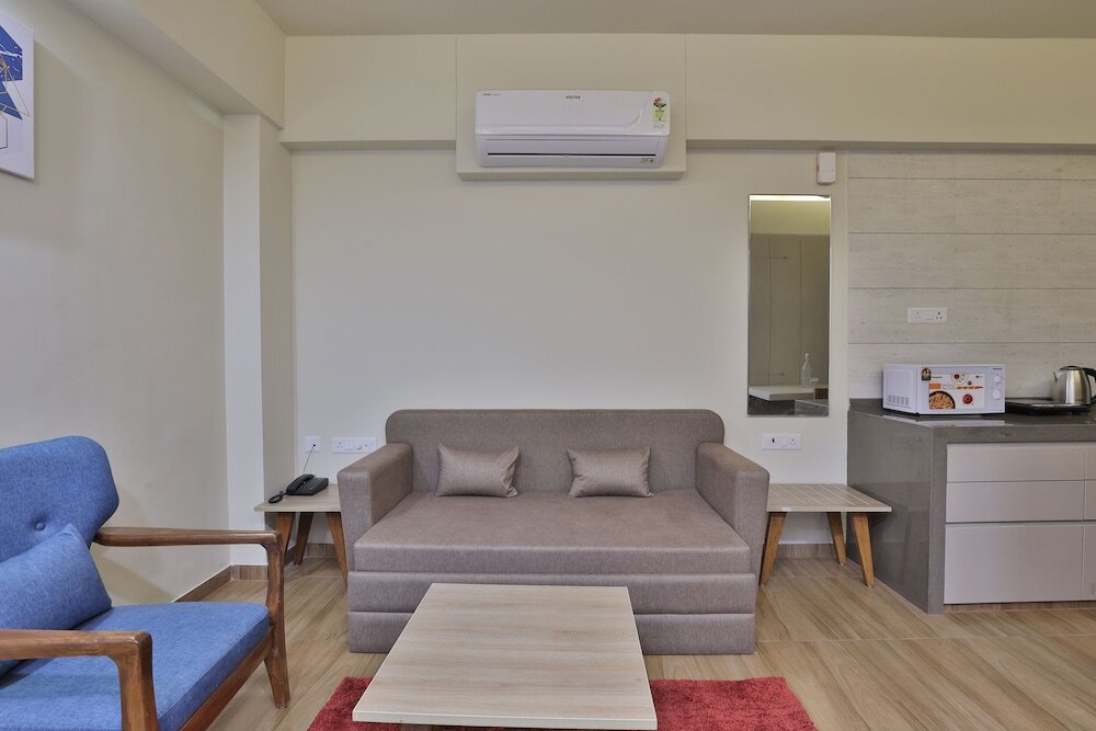 Вадодара: hotel monville