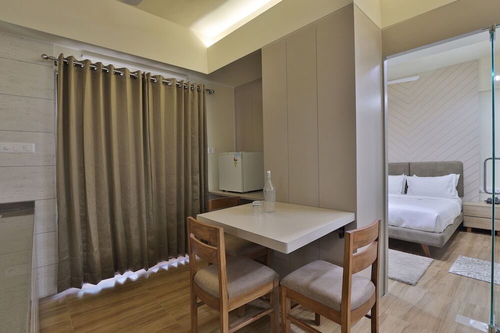 Вадодара: hotel monville