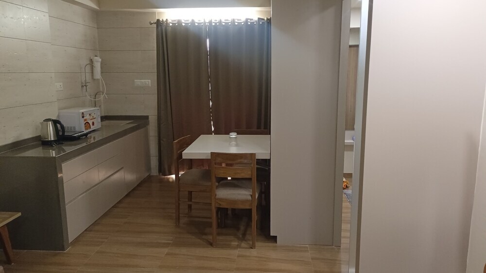 Вадодара: hotel monville