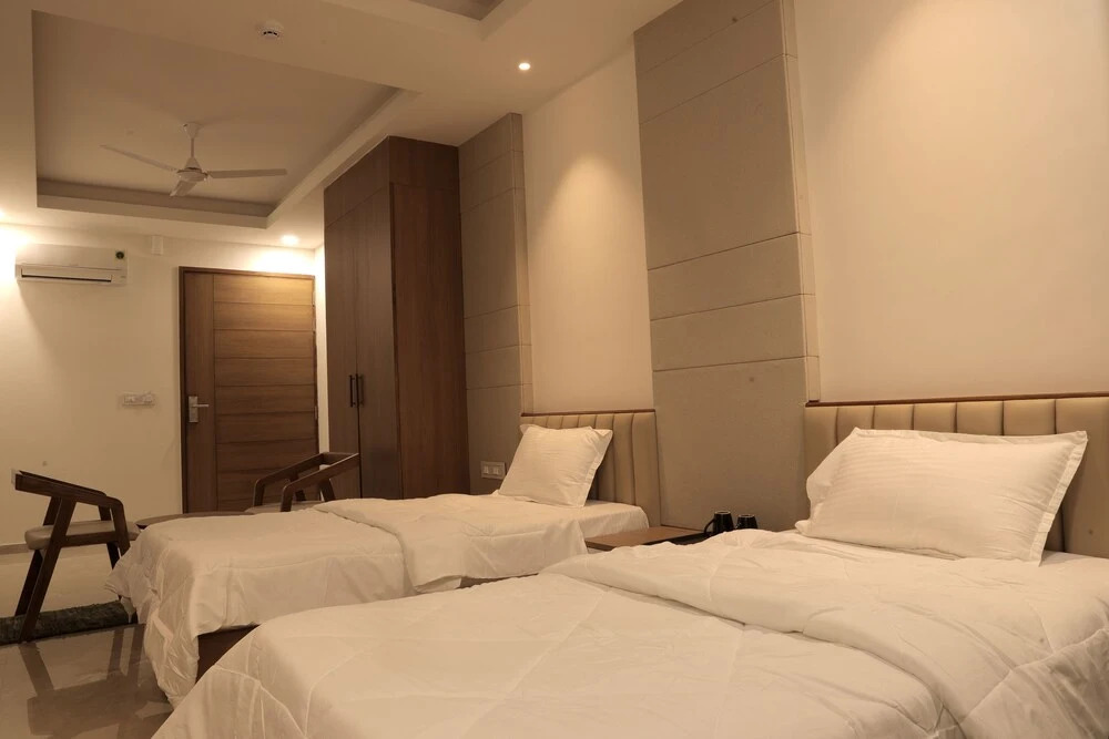 Бхудж: The Presidential Suites