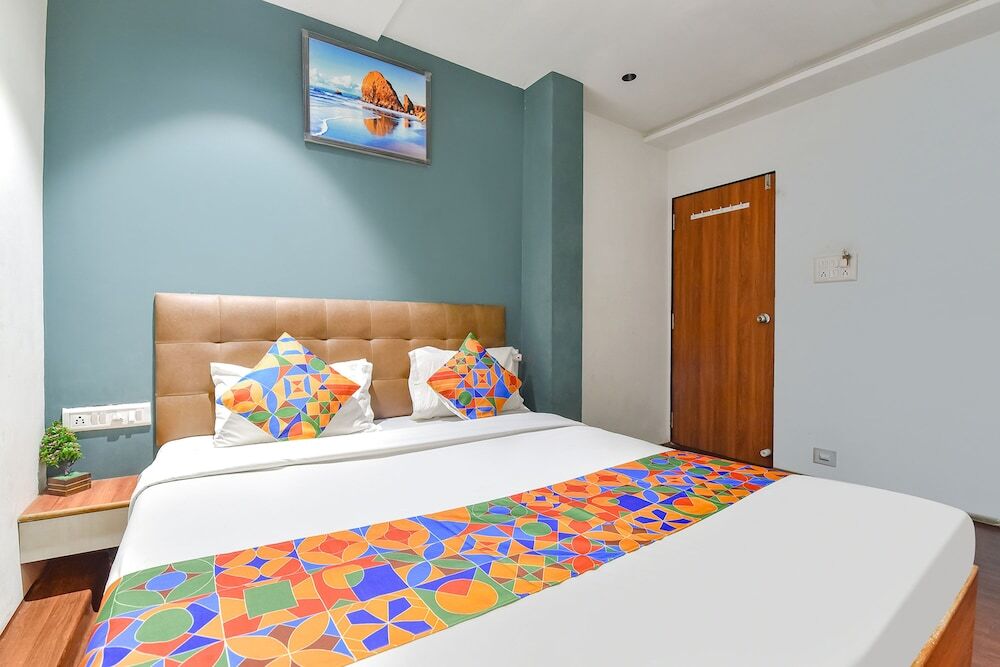Сурат: Fabhotel Nidhivan
