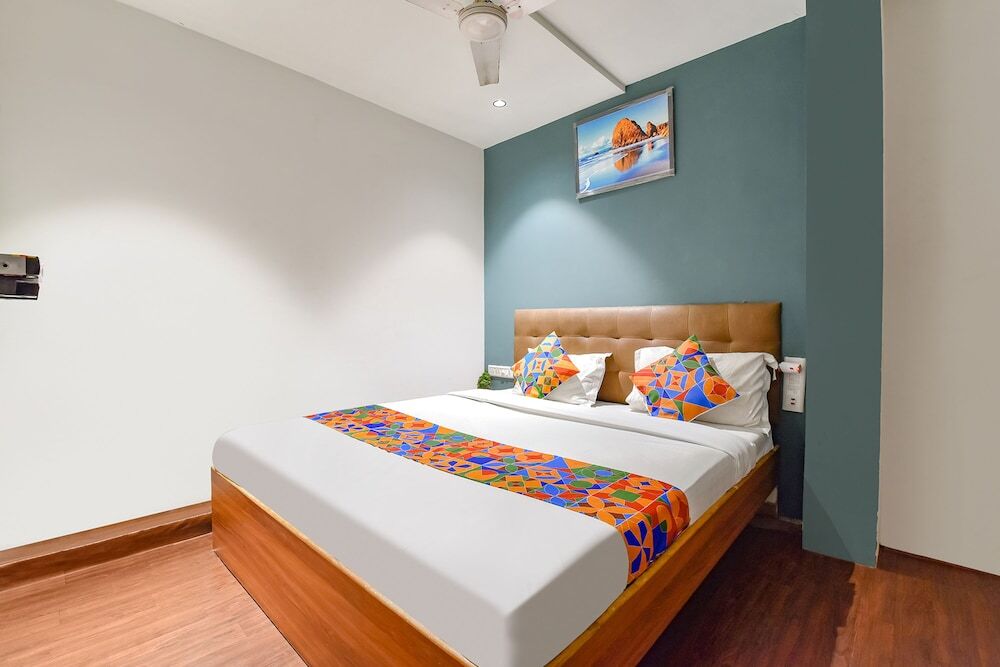 Сурат: Fabhotel Nidhivan
