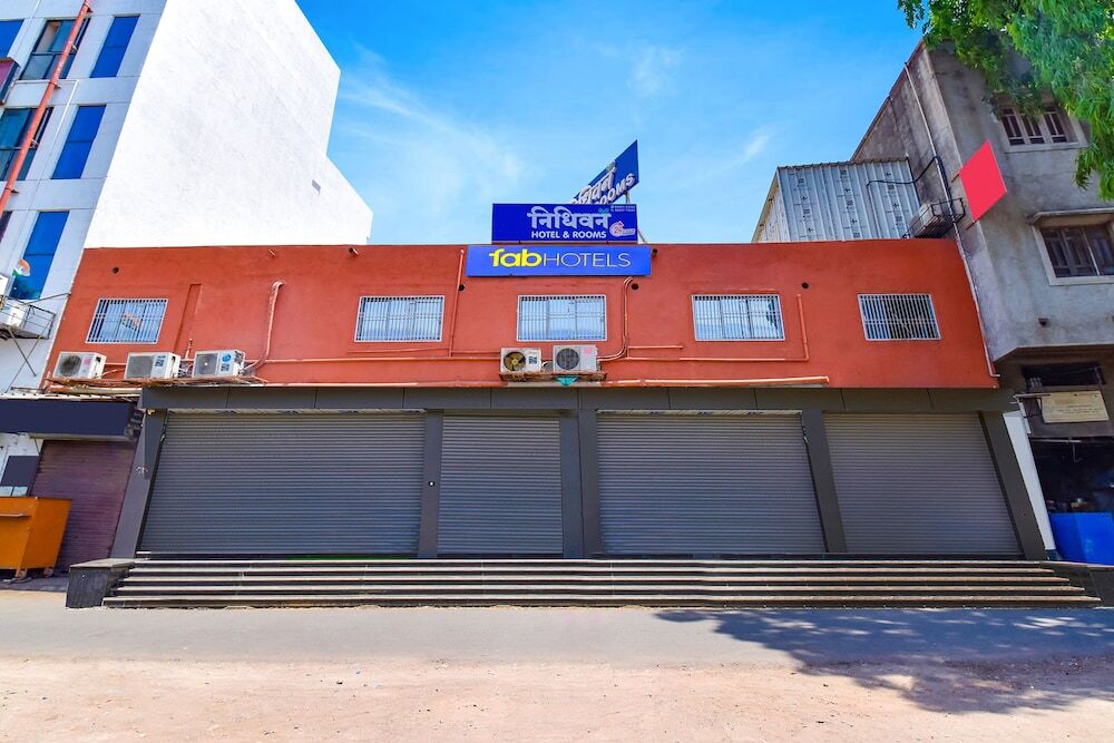 Сурат: Fabhotel Nidhivan