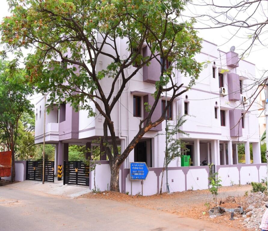 Ченнаи: Aishwaryam Deshna Service Apartment