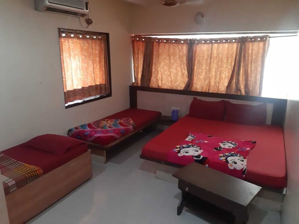 Ширди: Hotel Sachin - 50 Meters From Temple