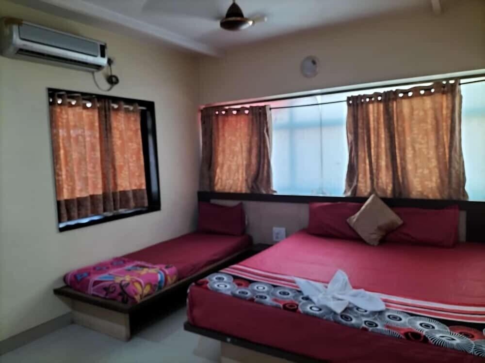 Ширди: Hotel Sachin - 50 Meters From Temple
