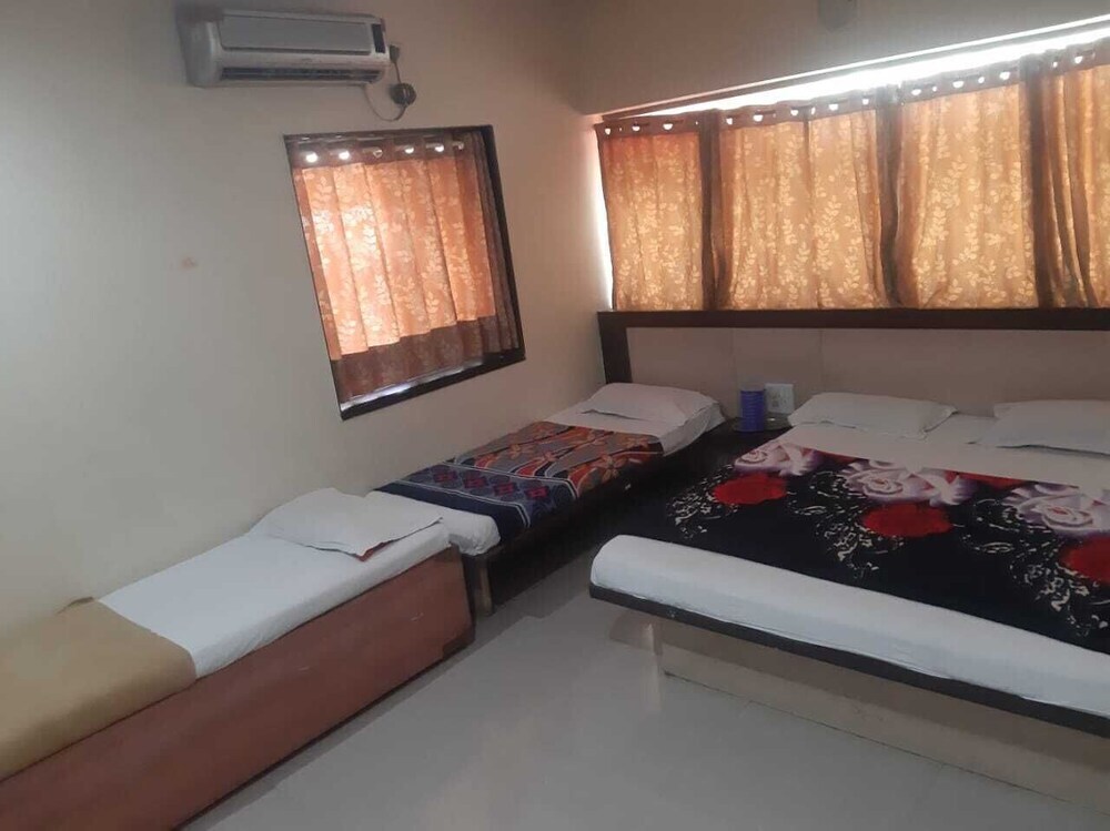 Ширди: Hotel Sachin - 50 Meters From Temple