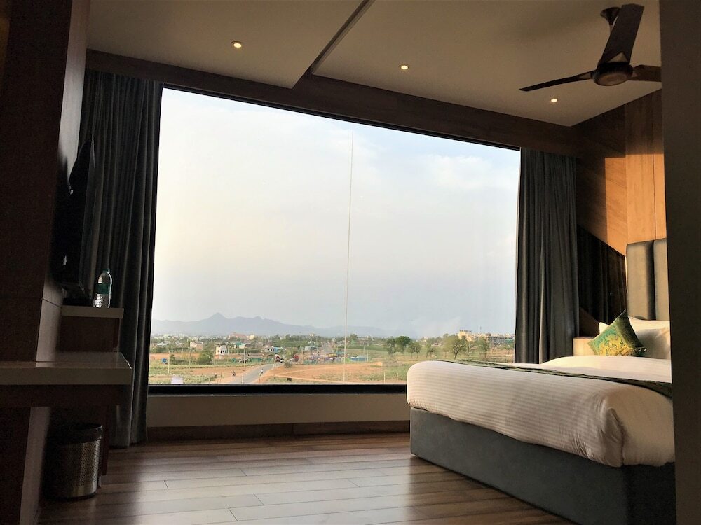 Пушкар: Sterling Pushkar